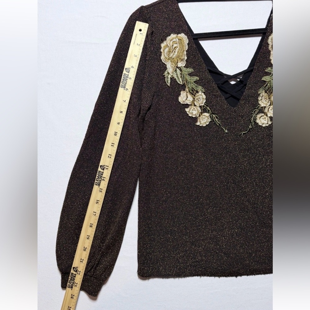 Gimmicks by BKE‎ Women's Top Sz S Brown Metallic Floral Western Criss Cross Back - Picture 7 of 10